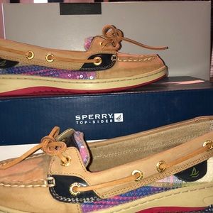 Size 7 angelfish Sperrys